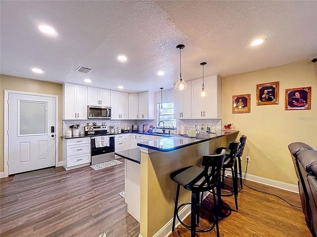 1303 E TRAPNELL ROAD, Plant City, FL 33566