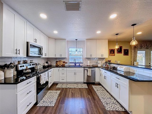 1303 E TRAPNELL ROAD, Plant City, FL 33566