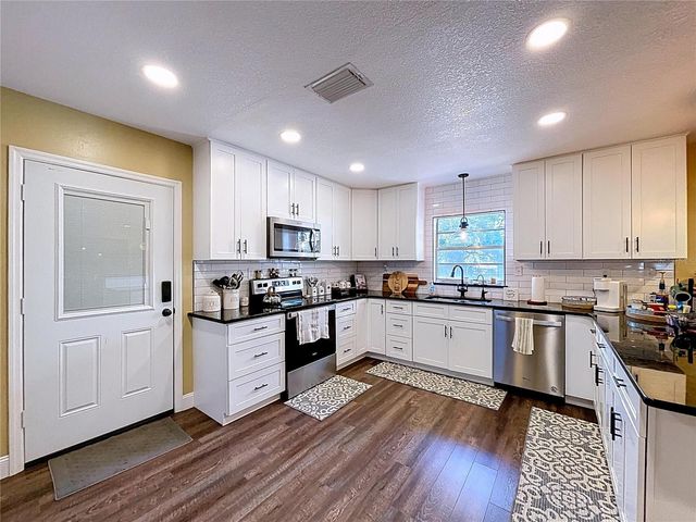 1303 E TRAPNELL ROAD, Plant City, FL 33566