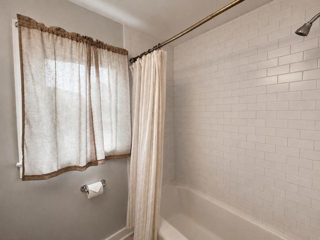 107 Abnaki Avenue, Essex Junction, VT 05452