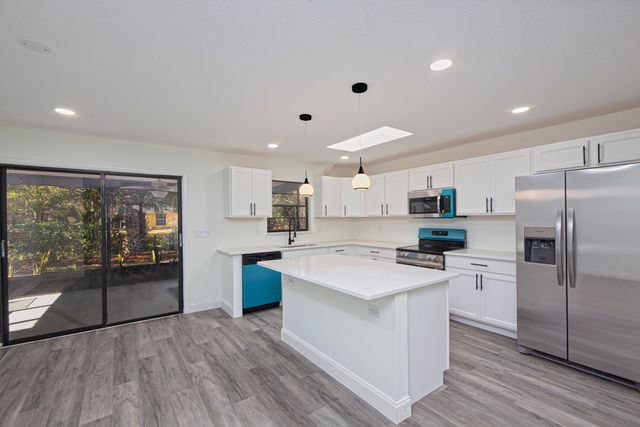 945 SW 33rd Avenue, Vero Beach, FL 32968