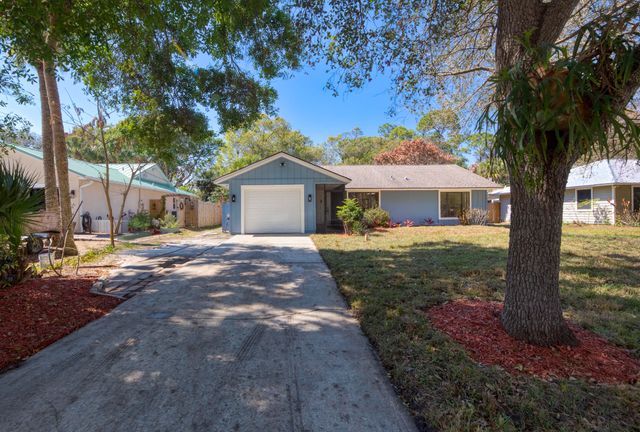 945 SW 33rd Avenue, Vero Beach, FL 32968