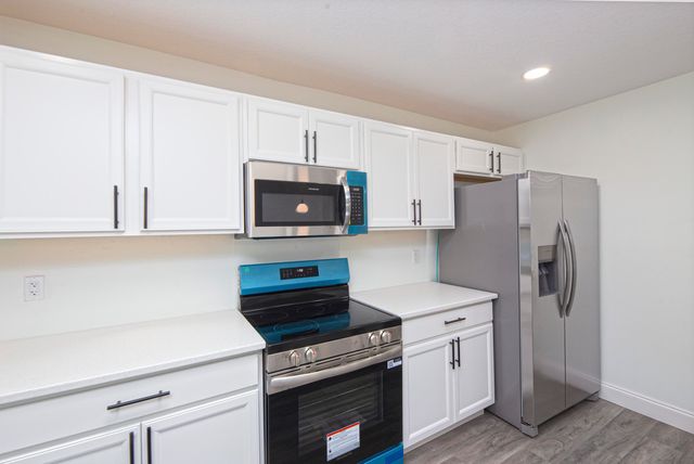 945 SW 33rd Avenue, Vero Beach, FL 32968