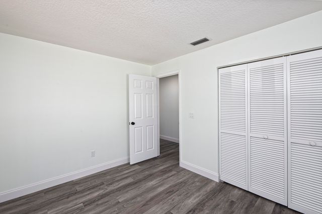 945 SW 33rd Avenue, Vero Beach, FL 32968