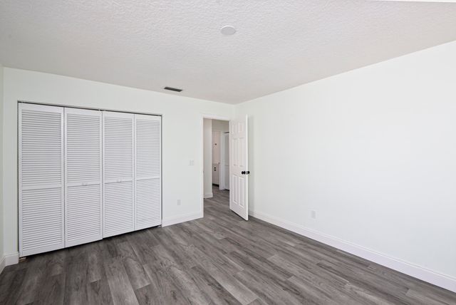 945 SW 33rd Avenue, Vero Beach, FL 32968