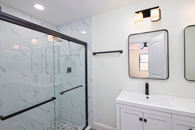 945 SW 33rd Avenue, Vero Beach, FL 32968