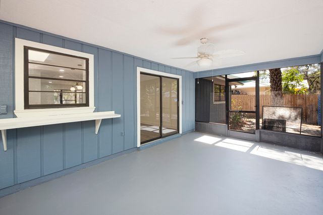 945 SW 33rd Avenue, Vero Beach, FL 32968