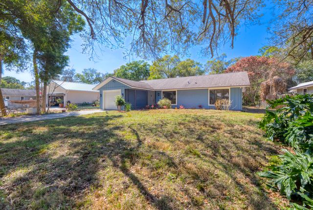 945 SW 33rd Avenue, Vero Beach, FL 32968