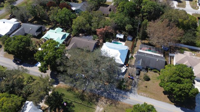 945 SW 33rd Avenue, Vero Beach, FL 32968