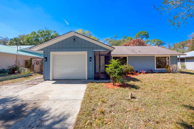 945 SW 33rd Avenue, Vero Beach, FL 32968