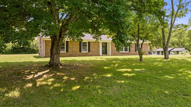 4 Park St, Fayetteville, TN 37334