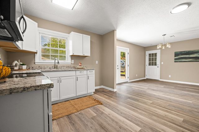 4 Park St, Fayetteville, TN 37334