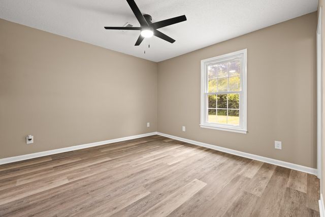 4 Park St, Fayetteville, TN 37334
