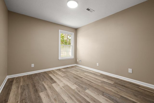 4 Park St, Fayetteville, TN 37334