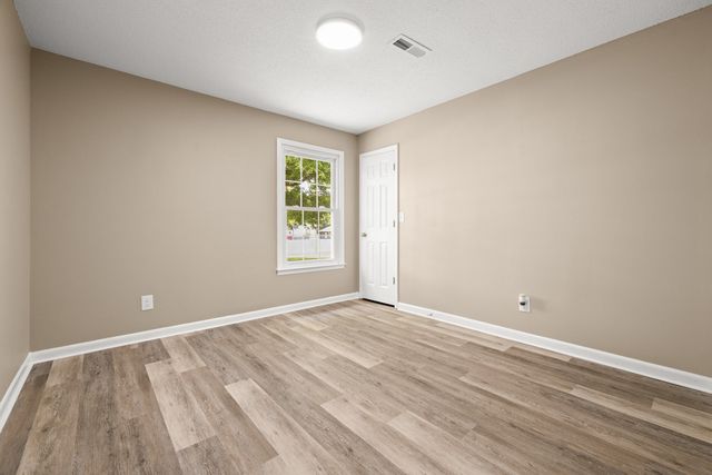 4 Park St, Fayetteville, TN 37334