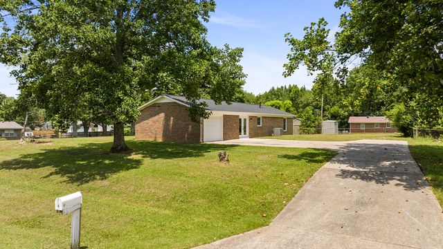 4 Park St, Fayetteville, TN 37334
