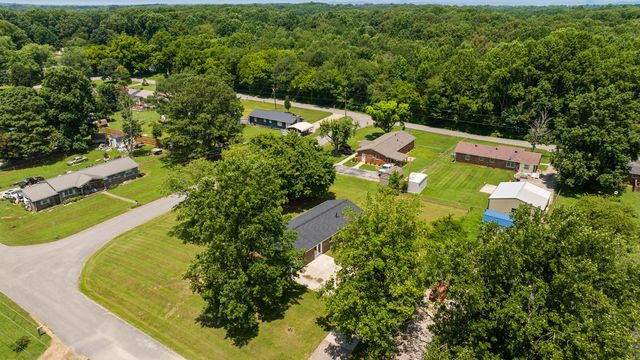 4 Park St, Fayetteville, TN 37334