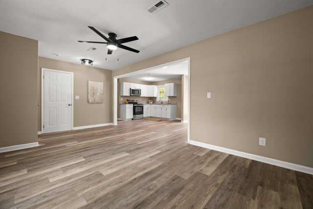 4 Park St, Fayetteville, TN 37334