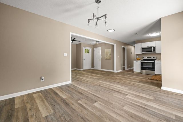 4 Park St, Fayetteville, TN 37334