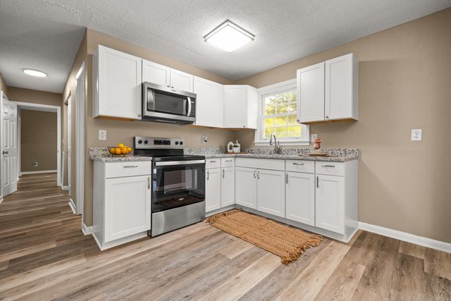 4 Park St, Fayetteville, TN 37334