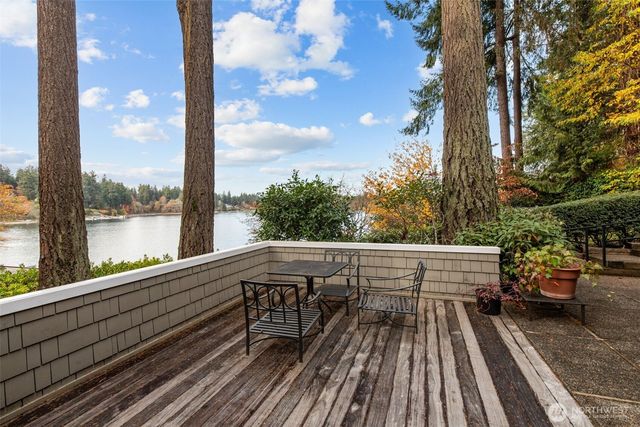 22 Loch Lane SW, Lakewood, WA 98499