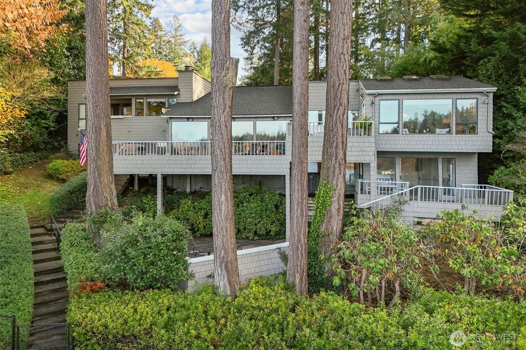 22 Loch Lane SW, Lakewood, WA 98499