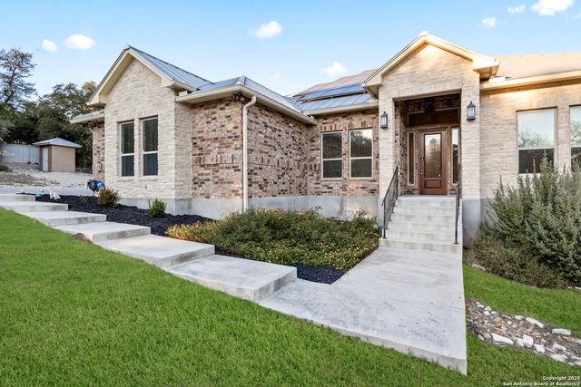 1015 Broken Spoke, Canyon Lake, TX 78133