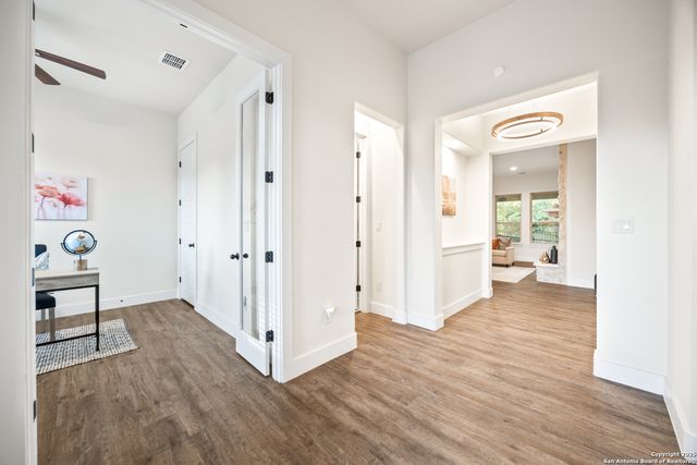 1015 Broken Spoke, Canyon Lake, TX 78133