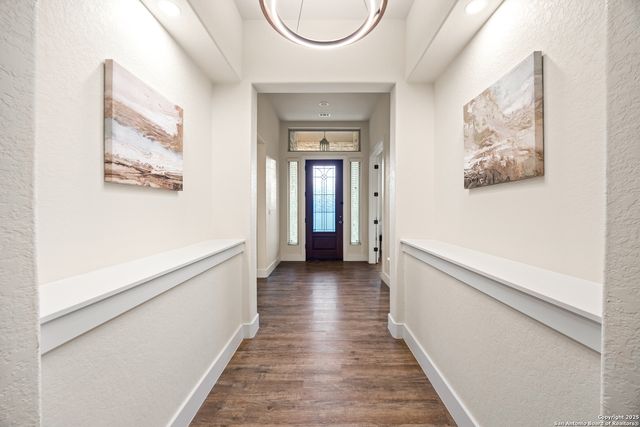 1015 Broken Spoke, Canyon Lake, TX 78133