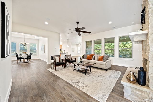 1015 Broken Spoke, Canyon Lake, TX 78133