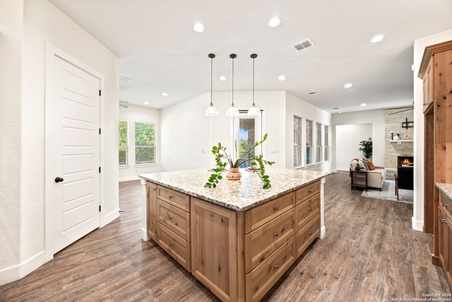 1015 Broken Spoke, Canyon Lake, TX 78133