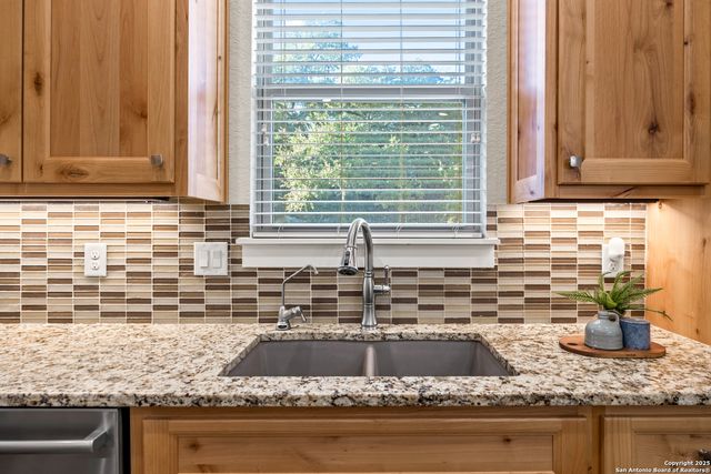 1015 Broken Spoke, Canyon Lake, TX 78133