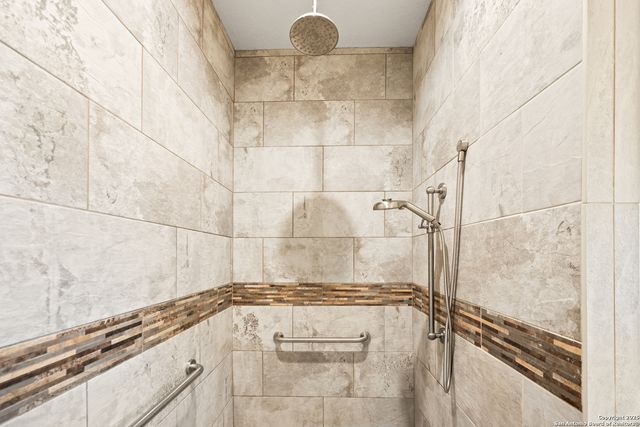 1015 Broken Spoke, Canyon Lake, TX 78133