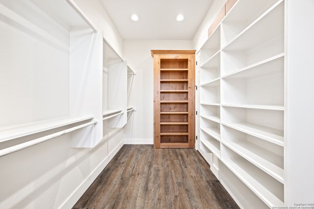 1015 Broken Spoke, Canyon Lake, TX 78133