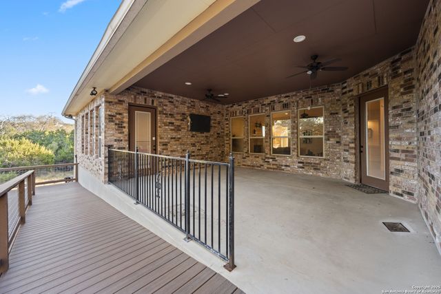 1015 Broken Spoke, Canyon Lake, TX 78133