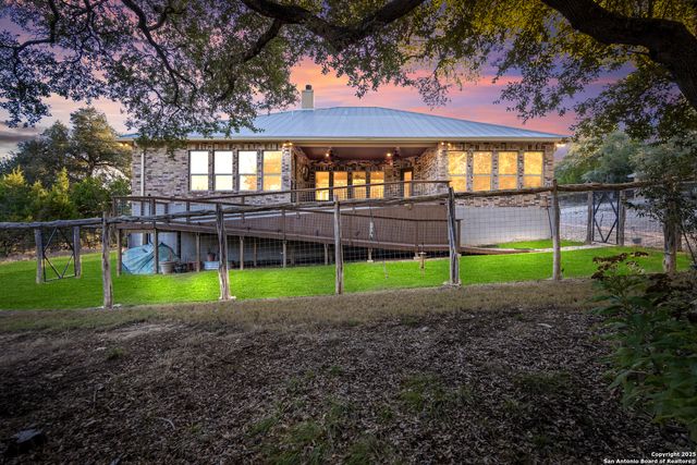 1015 Broken Spoke, Canyon Lake, TX 78133