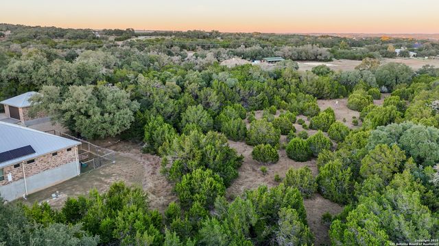 1015 Broken Spoke, Canyon Lake, TX 78133