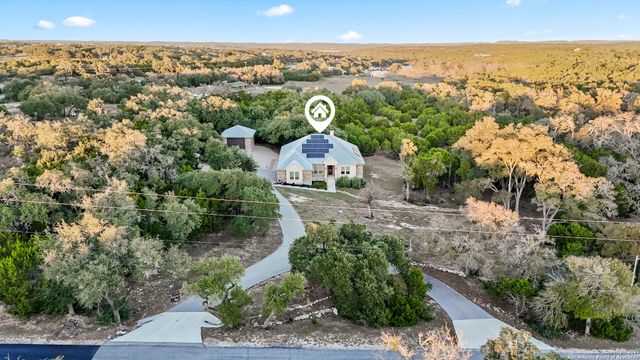 1015 Broken Spoke, Canyon Lake, TX 78133