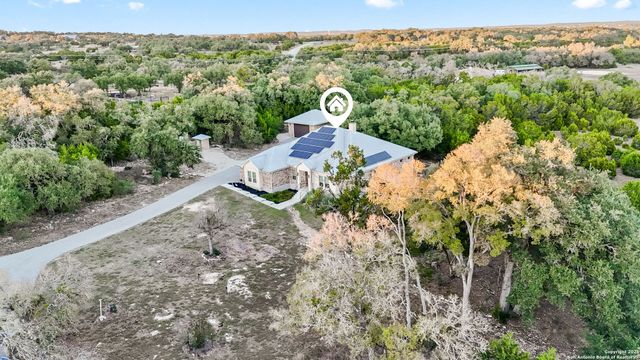 1015 Broken Spoke, Canyon Lake, TX 78133