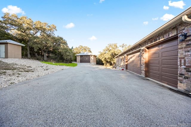 1015 Broken Spoke, Canyon Lake, TX 78133