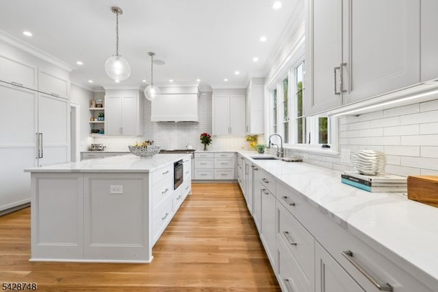 132 Hartshorn Dr, Millburn Twp., NJ 07078