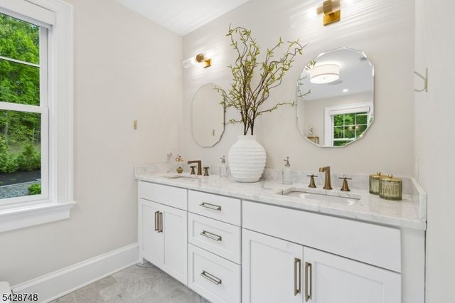 132 Hartshorn Dr, Millburn Twp., NJ 07078