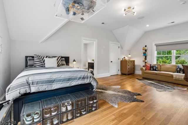 132 Hartshorn Dr, Millburn Twp., NJ 07078
