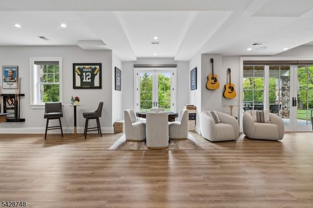 132 Hartshorn Dr, Millburn Twp., NJ 07078