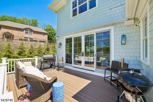 132 Hartshorn Dr, Millburn Twp., NJ 07078