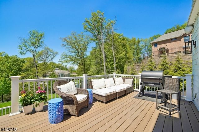 132 Hartshorn Dr, Millburn Twp., NJ 07078