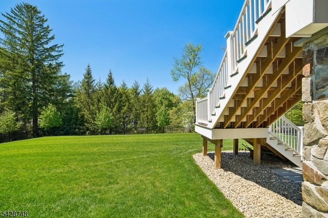 132 Hartshorn Dr, Millburn Twp., NJ 07078