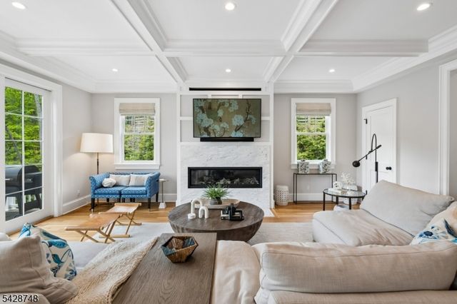 132 Hartshorn Dr, Millburn Twp., NJ 07078