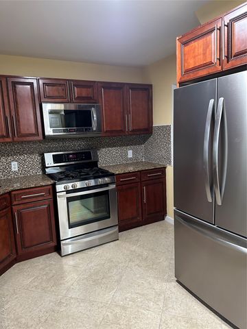 18740 Hilburn Avenue, Saint Albans, NY 11412