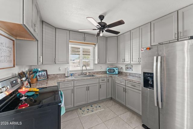 221 E CAVANESS Avenue, Wickenburg, AZ 85390